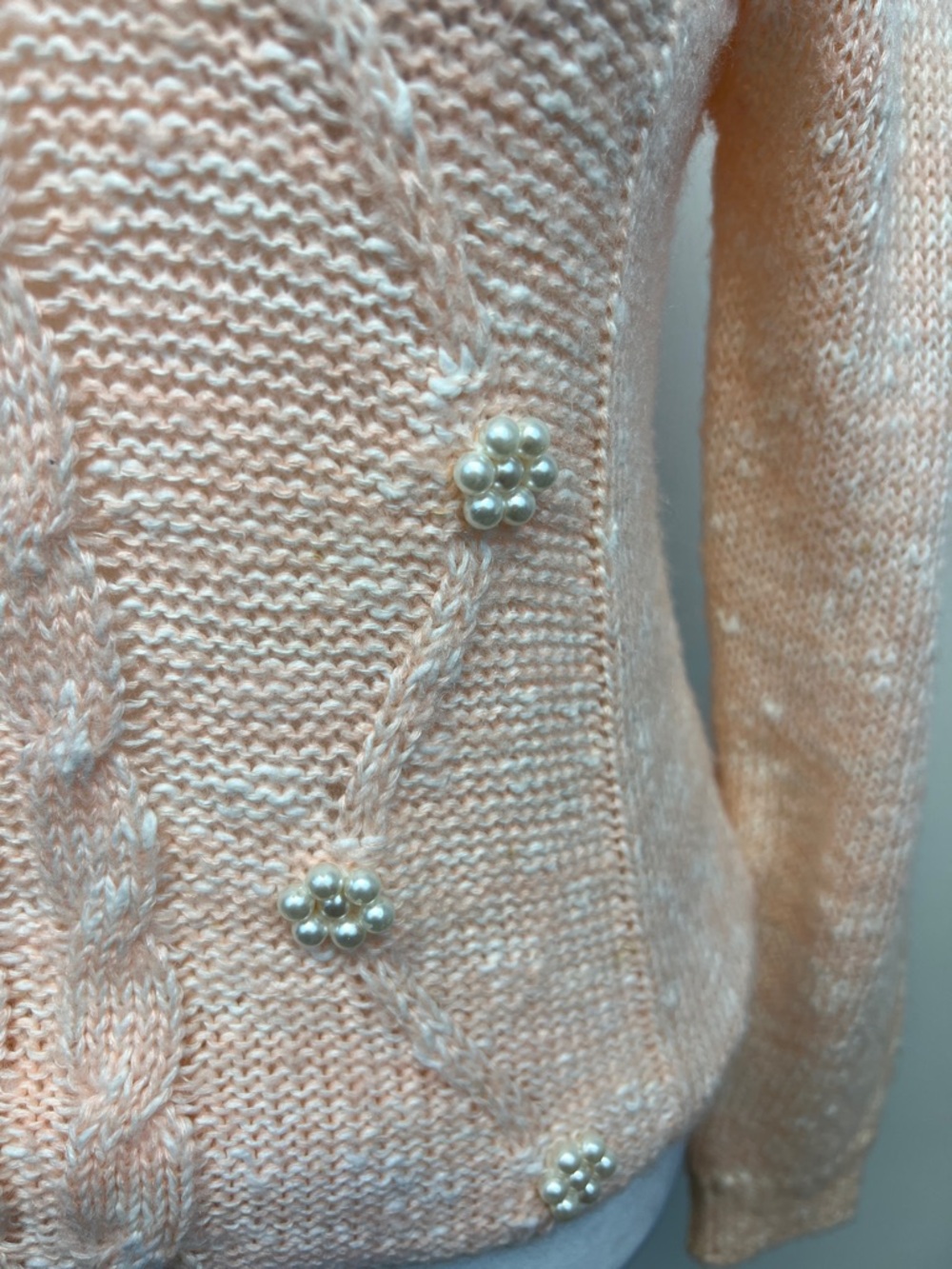 Spice of Life Peach 80s Retro sweater with shoulder pads & pearl accents Size M - Picture 9 of 13
